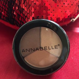 Neutral color eyeshadow